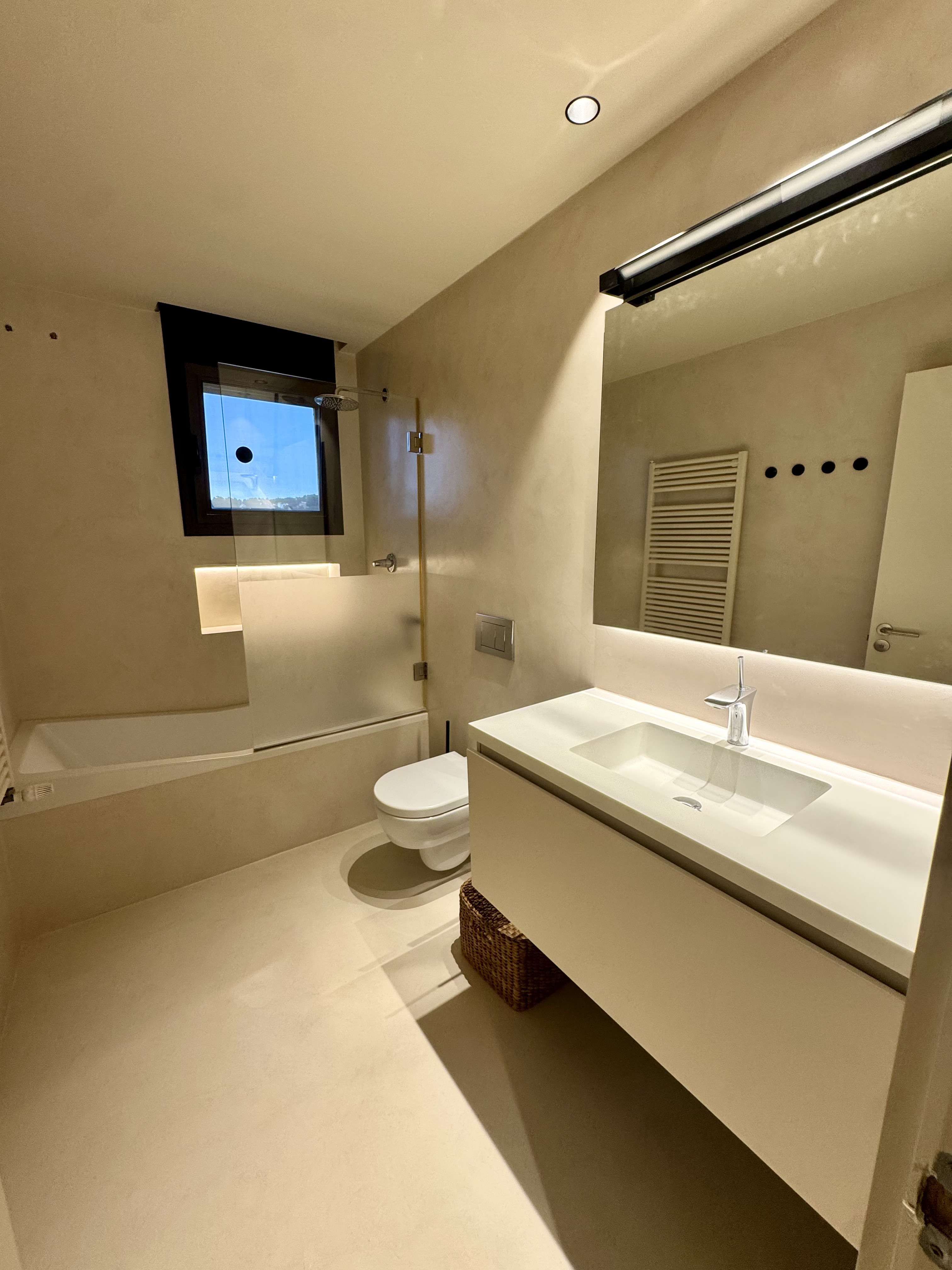 Bathroom with tub